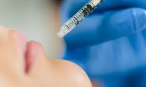 Faltenunterspritzung Lippen mit Botox